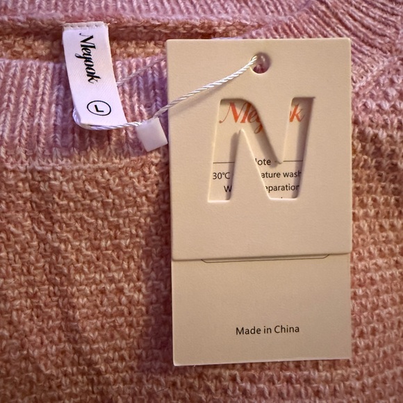 Women's Pink Sweater - Picture 3 of 3